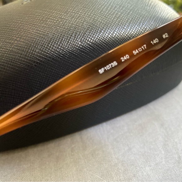 Salvatore Ferragamo Sunglasses ? NEW with case